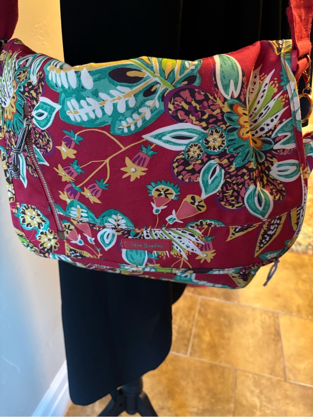 VERA BRADLEY Rumba Red Floral Messenger/Crossbody Bag